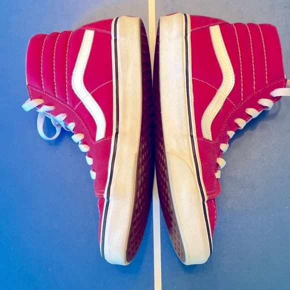 Vans Women's Sneakers in Fuschia and White
Women’s 8 Great preowned condition - Picture 6 of 9